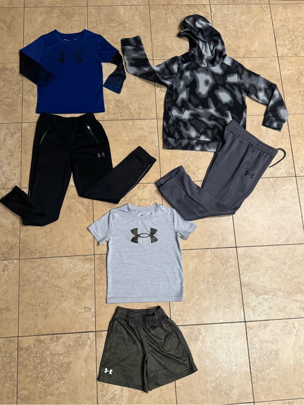 Boy clothes bundle ALL UNDER ARMOUR! Youth size